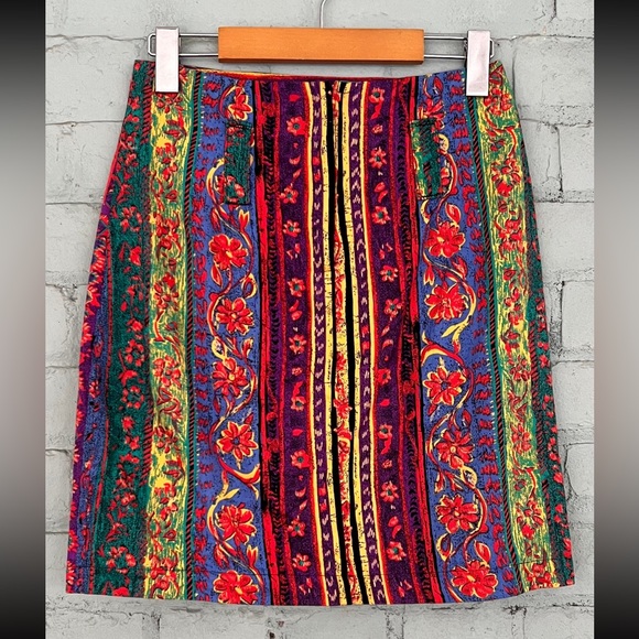 vintage Mini Skirt with Colourful Stripes and Floral Print - Picture 6 of 8